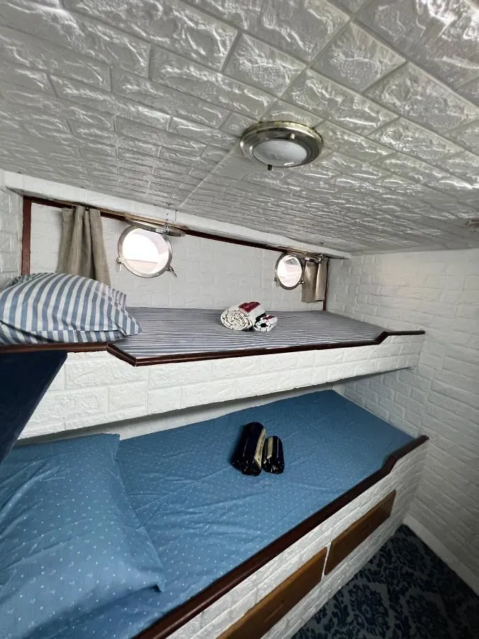 مبيت وإفطار ألغيرو Boat & Breakfast Alicudi