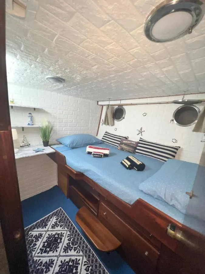 Bed & Breakfast Bed and Breakfast Boat & Breakfast Alicudi Alghero Italia