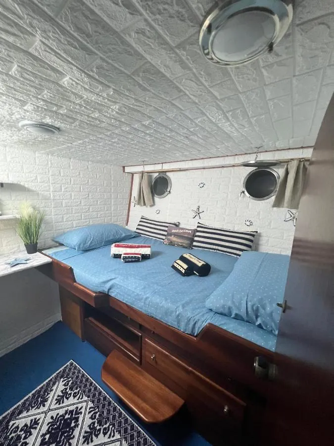 Bed and Breakfast Boat & Breakfast Alicudi Alghero