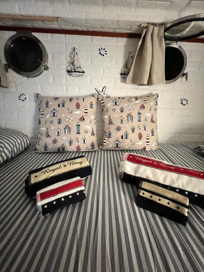 Bed & Breakfast Bed and Breakfast Boat & Breakfast Alicudi Alghero
