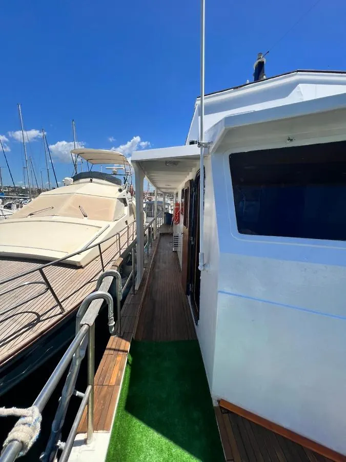 Bed and Breakfast Boat & Breakfast Alicudi Alghero Bed & Breakfast