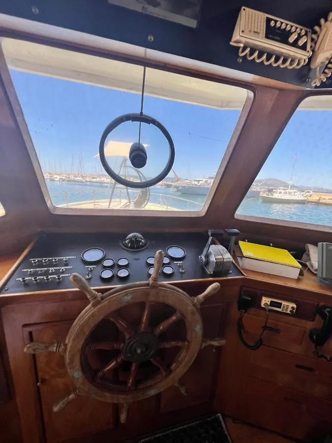 Bed & Breakfast Bed and Breakfast Boat & Breakfast Alicudi Alghero