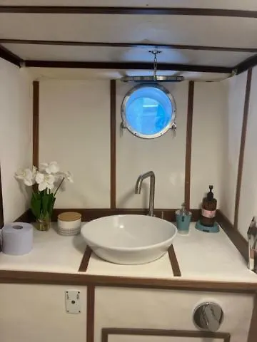 مبيت وإفطار ألغيرو Boat & Breakfast Alicudi فندق مبيت وإفطار