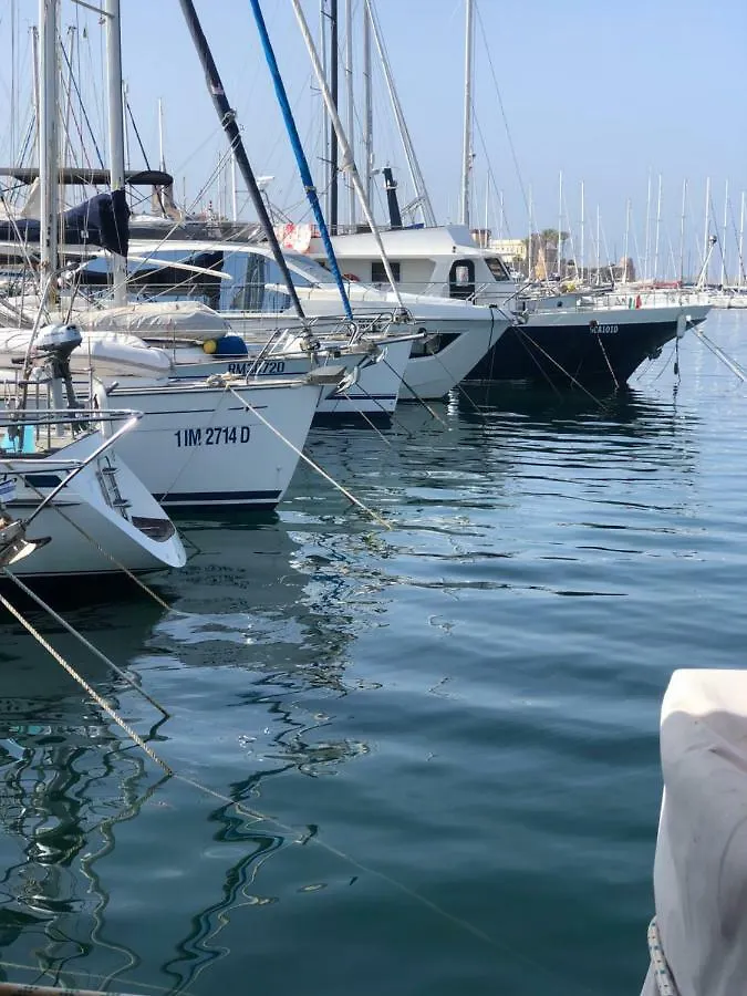 Bed and Breakfast Boat & Breakfast Alicudi Alghero 0*,